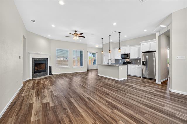 Building Photo - 1020 Silverton Dr