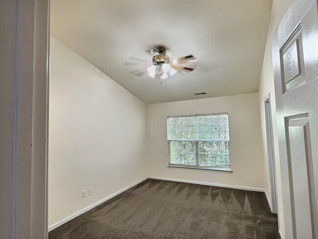 Foto del edificio - 2710 Wyntercrest Ln