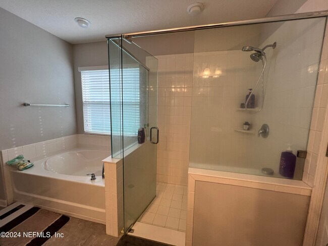 Foto del edificio - 16022 Willow Bluff Ct