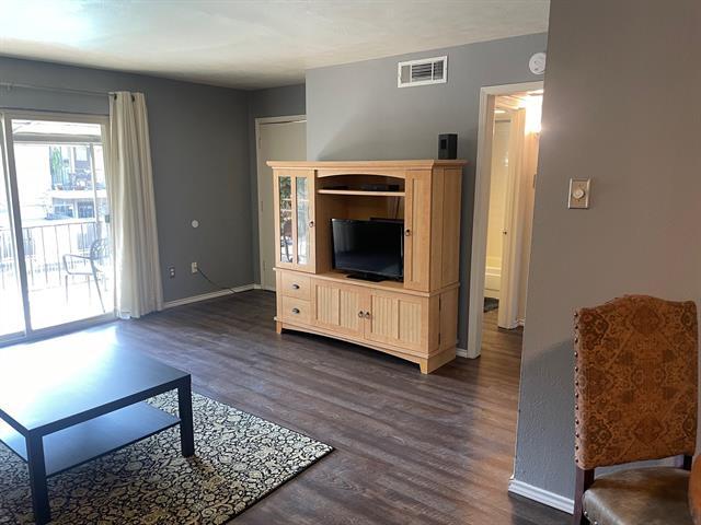 Building Photo - 10228 Regal Oaks Dr