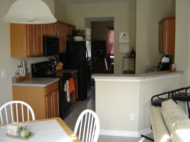 Building Photo - 8851 Newmarket Dr