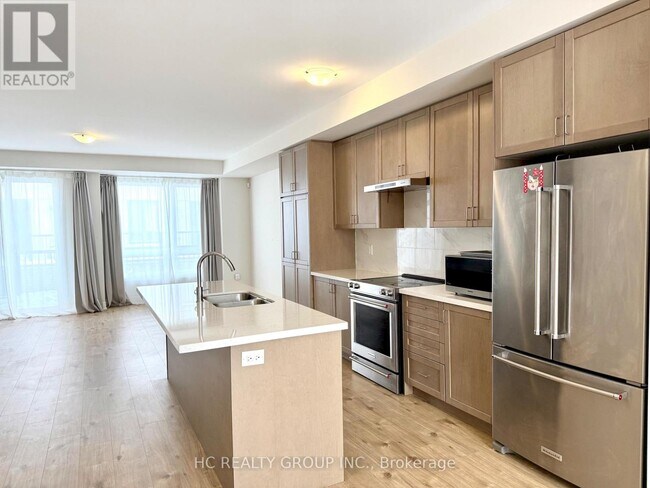 Photo du bâtiment - 33 Thomas Armstrong Ln