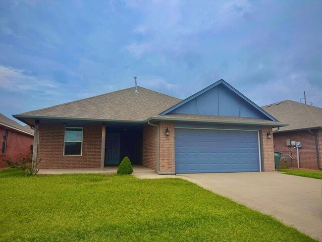 Spacious 4-Bedroom Home in Edmond – Available Now! - Spacious 4-Bedroom Home in Edmond – Available Now!