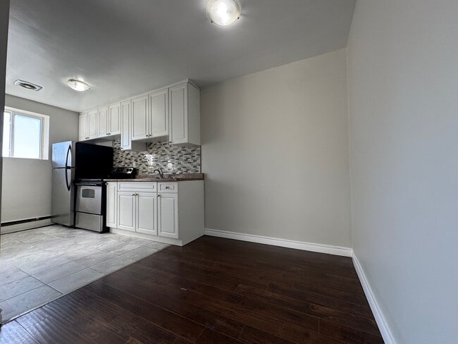 Building Photo - 2 bedroom apartment