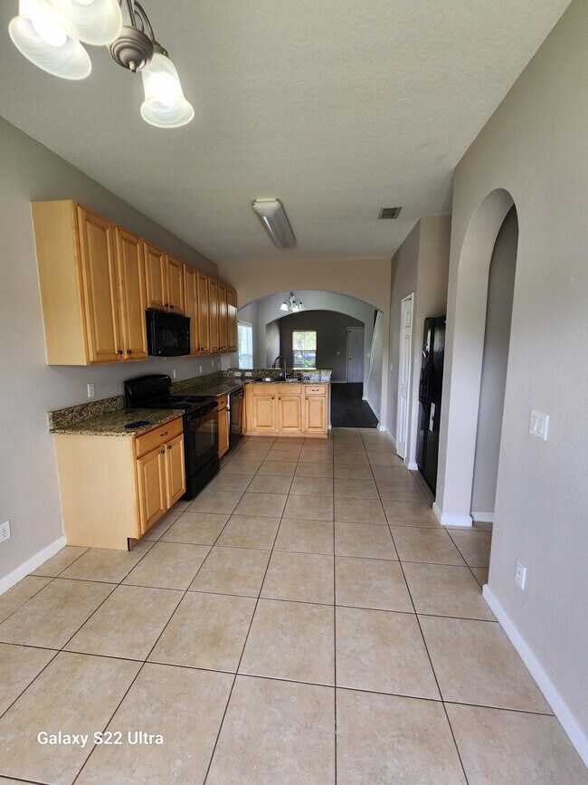 Kitchen - 857 Park Grove Ct
