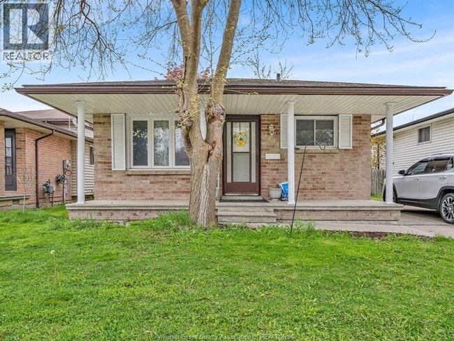 Building Photo - 1493 Azalia Crescent