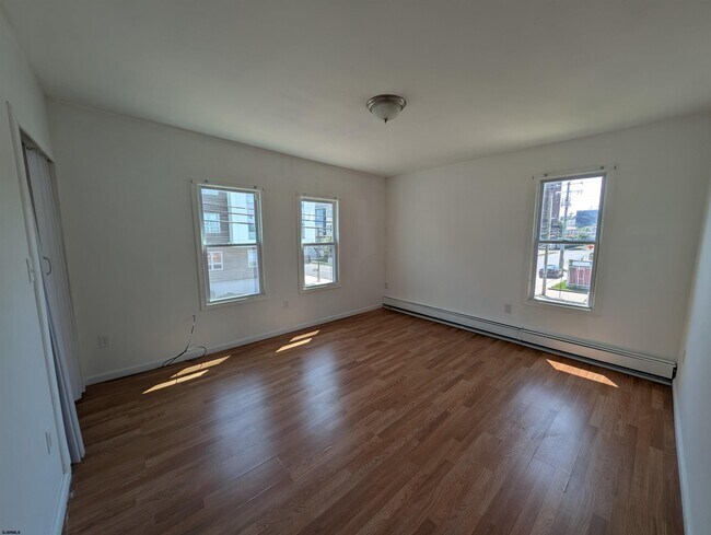 Foto del edificio - 322 N Tennessee Ave