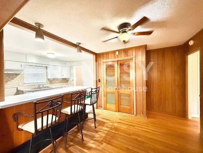 Foto del edificio - 940 Center Way SW