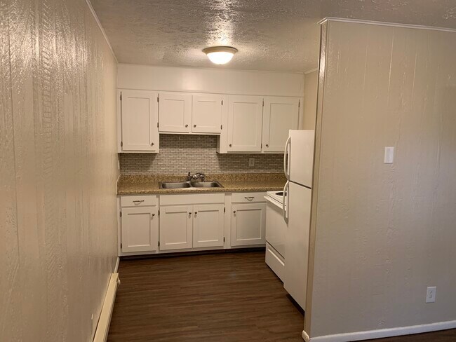 Kitchen - 1601 Springboro Rd