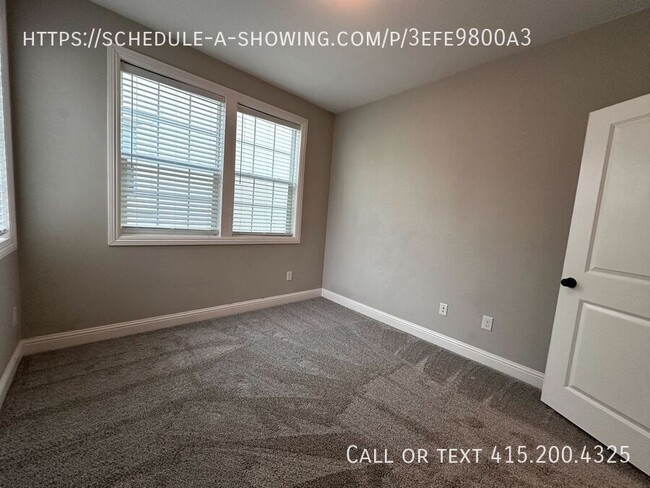 Building Photo - 3 Bed 2.5 Bath Available Feb 1st!!! 2 Car ...