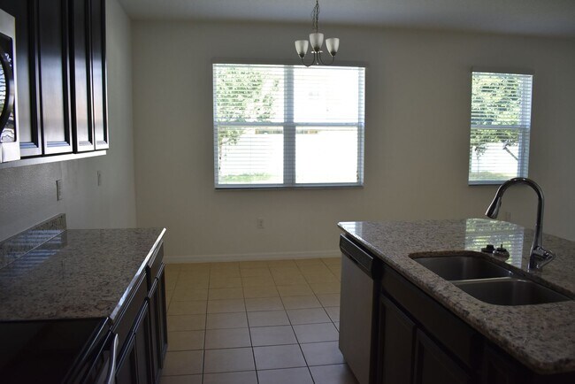 Building Photo - 1365 Merion Dr