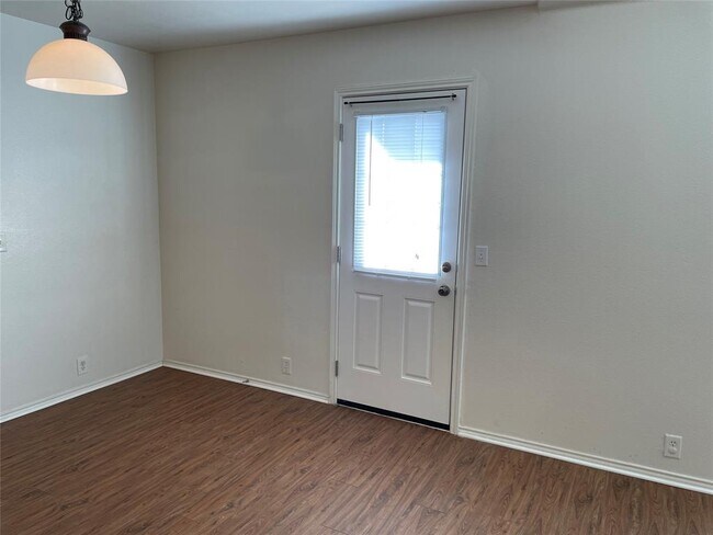 Foto del edificio - 1601 Waters Edge Dr