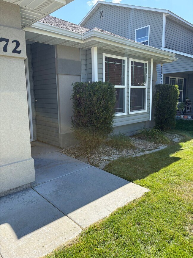 Building Photo - 16172 Plow Ave