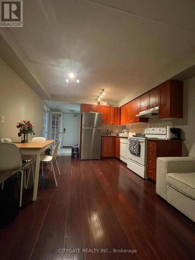 Photo du bâtiment - 2737 Keele St