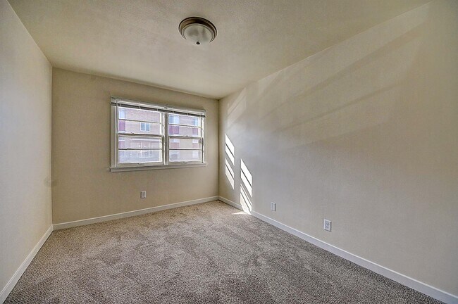 Foto del edificio - 127 Southview Dr