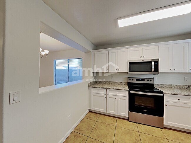 Foto del edificio - 25753 W Winslow Ave