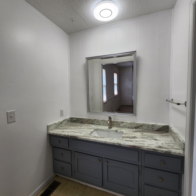 Foto del edificio - 3850 Huntingreen Ln NW