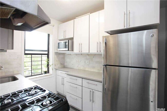 Foto del edificio - 65-10 99th St