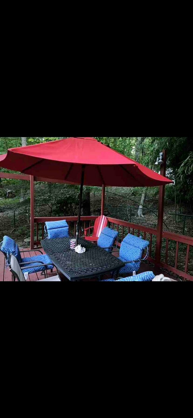 Foto del edificio - 211 Dogwood Ln