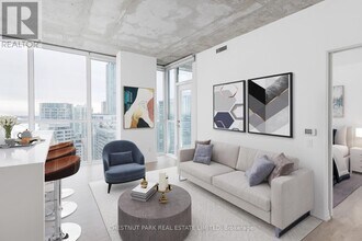 Building Photo - 88 Blue Jays Way