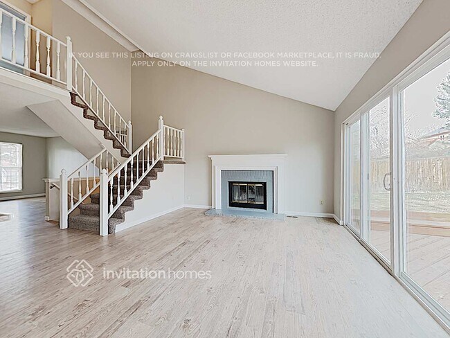 Building Photo - 2882 S Espana St