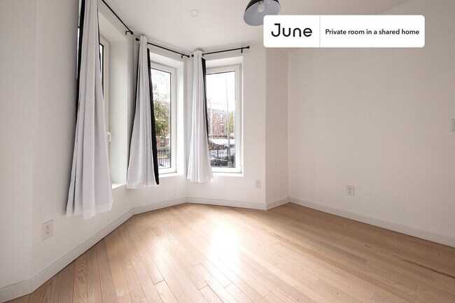 Foto del edificio - Room in Shared 4 bed/2 bath home in Ditmas Park