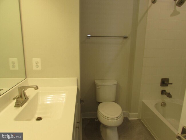 Foto del edificio - 8230 Miner St