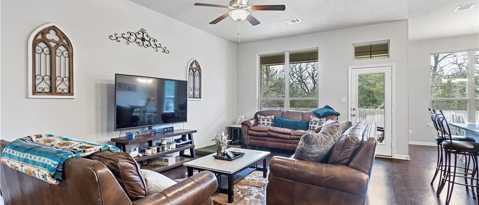 Foto del edificio - 1462 Kingsgate Dr