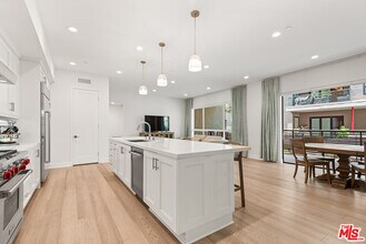 Building Photo - 12763 Shell Pl