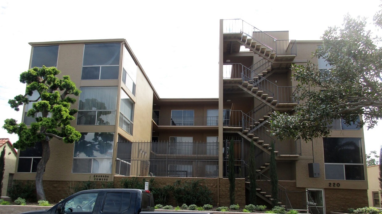 Primary Photo - 220 Granada Ave