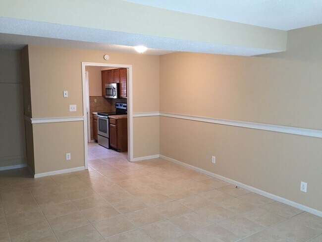 Foto del edificio - Pet-Friendly, Walk to Beach, 2 Bedroom, 1....