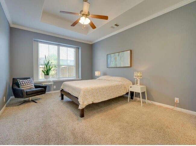 Foto del edificio - 13400 Briarwick Dr