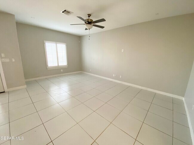 Foto del edificio - 7857 Enchanted View Dr
