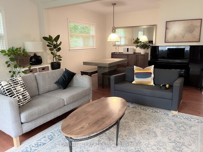 Photo du bâtiment - 16 West Hill Dr