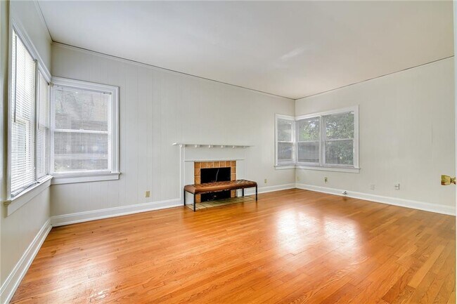 Building Photo - 500 W 33rd St