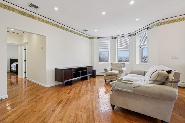 Foto del edificio - 239 Desoto Pl