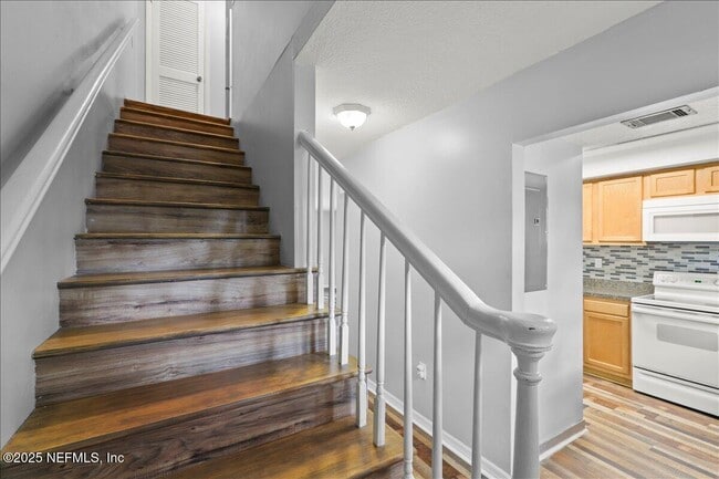 Building Photo - 11406 Bedford Oaks Dr