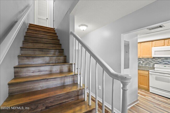 Foto del edificio - 11406 Bedford Oaks Dr