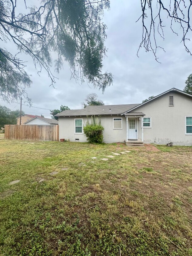 Primary Photo - Available Now - Santa Rita 1-Bedroom Duple...