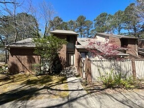 Building Photo - 1 Gardenwood Ct