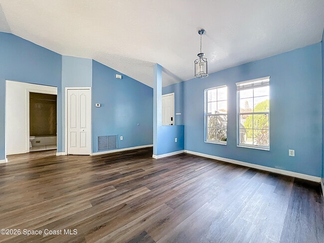 Foto del edificio - 1662 Hawksbill St NW