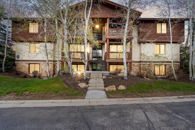 Building Photo - 1600 Pinebrook Blvd