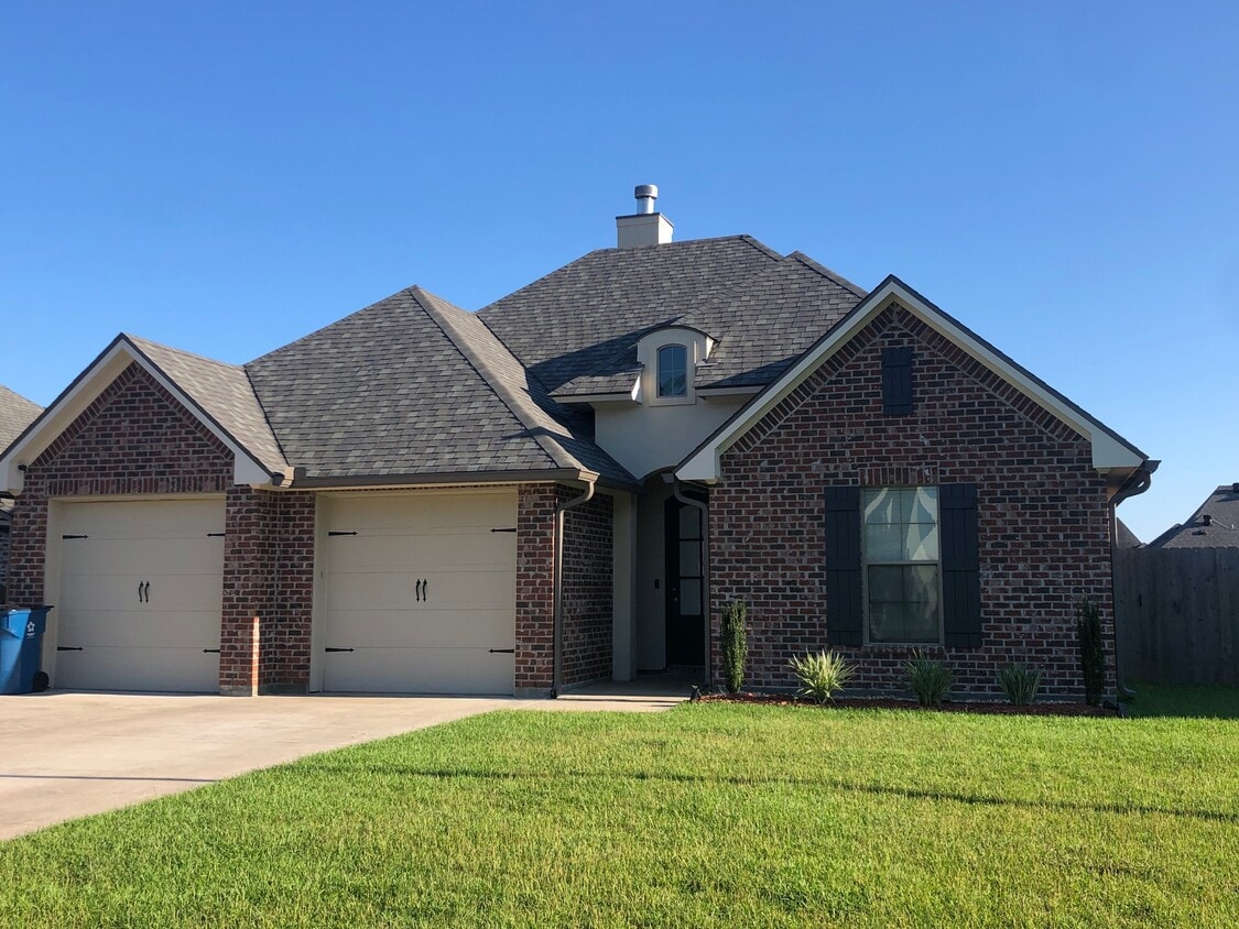 Primary Photo - 308 Wetgrass Dr