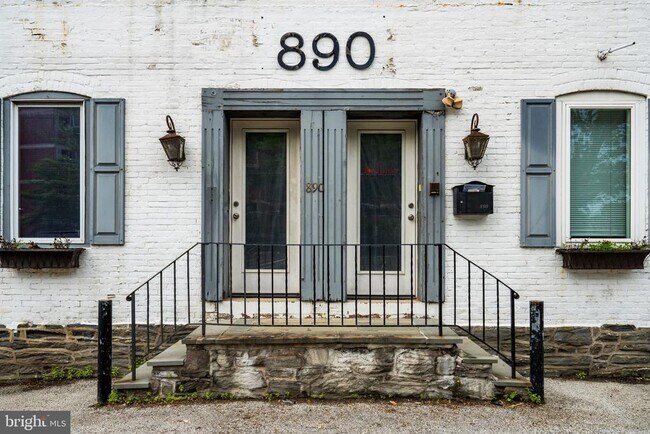 Foto del edificio - 890 County Line Rd