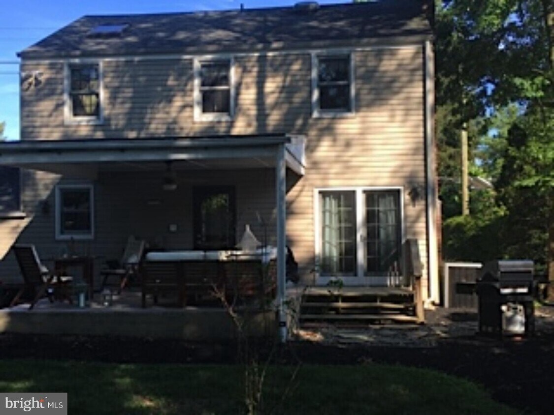657 W Crystal Lake Ave, Haddonfield, NJ 08033 House Rental in