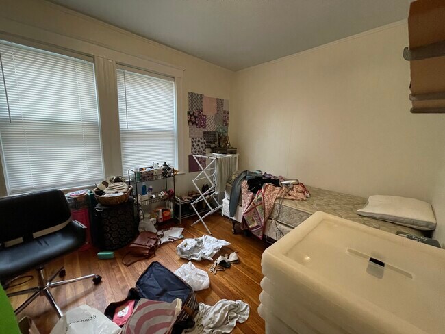 Building Photo - 14 Stockwell St