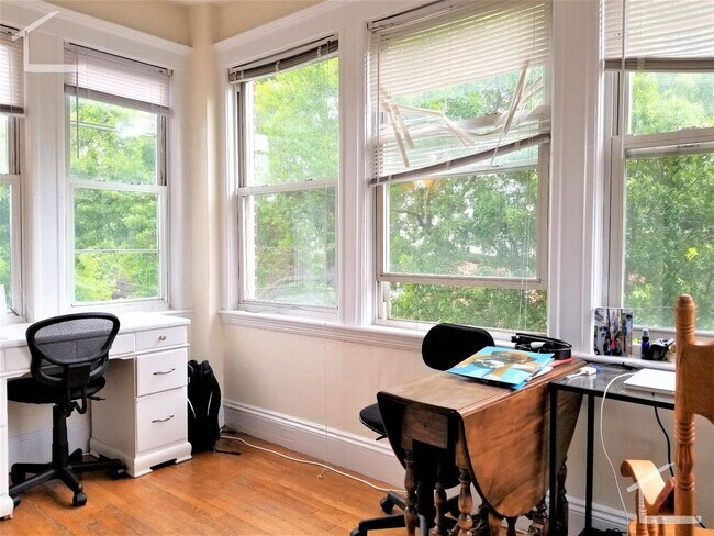 Building Photo - 19 Melvin Ave