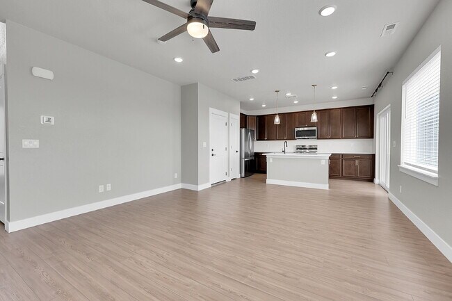 Foto del edificio - $2,090 - 2 Bed, 2.5 Bath Updated Townhome ...