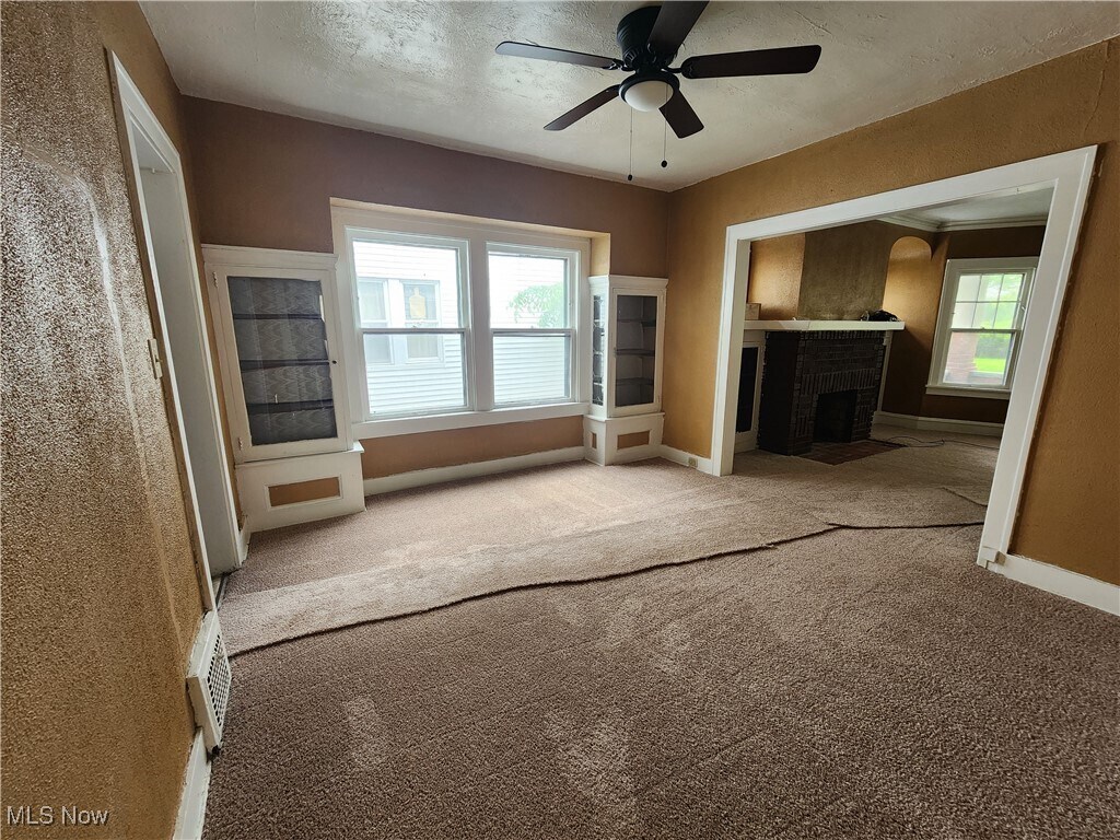 820 Helmsdale Rd Cleveland Heights, OH 44112 – photo 3