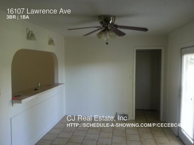 Building Photo - 16107 Lawrence Ave